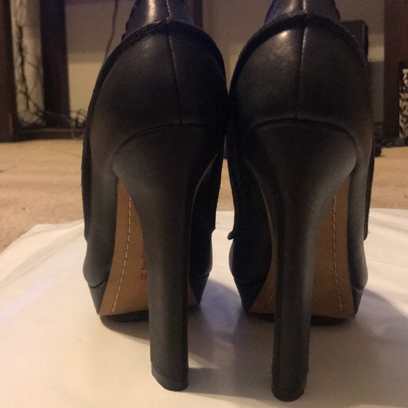 True Religion Leather Platform Heels Size 7M - Picture 4 of 7